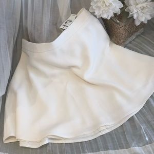 Express Mini Flounce Skirt Size 4 Off White